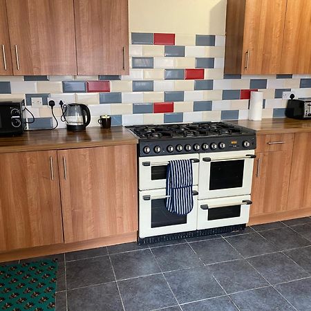Berks Luxury Serviced Apartments,5 Bedrooms, 5 Double Beds, 2 Bathrooms, Free Super Fast Wifi & Parking Earley Luaran gambar