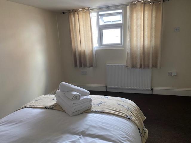 Berks Luxury Serviced Apartments,5 Bedrooms, 5 Double Beds, 2 Bathrooms, Free Super Fast Wifi & Parking Earley Luaran gambar
