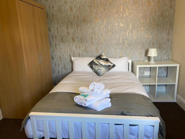 Berks Luxury Serviced Apartments,5 Bedrooms, 5 Double Beds, 2 Bathrooms, Free Super Fast Wifi & Parking Earley Luaran gambar