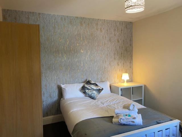 Berks Luxury Serviced Apartments,5 Bedrooms, 5 Double Beds, 2 Bathrooms, Free Super Fast Wifi & Parking Earley Luaran gambar