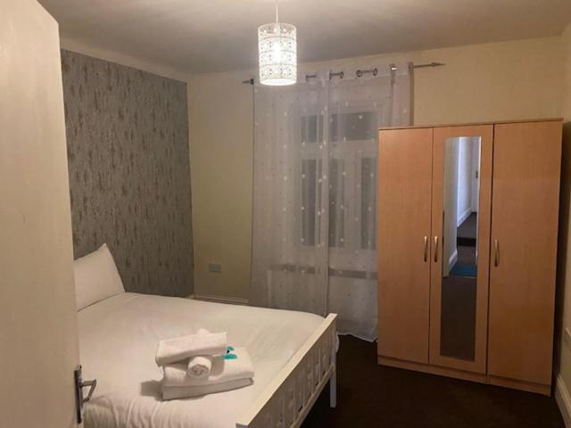 Berks Luxury Serviced Apartments,5 Bedrooms, 5 Double Beds, 2 Bathrooms, Free Super Fast Wifi & Parking Earley Luaran gambar