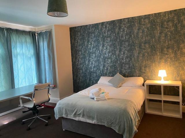 Berks Luxury Serviced Apartments,5 Bedrooms, 5 Double Beds, 2 Bathrooms, Free Super Fast Wifi & Parking Earley Luaran gambar