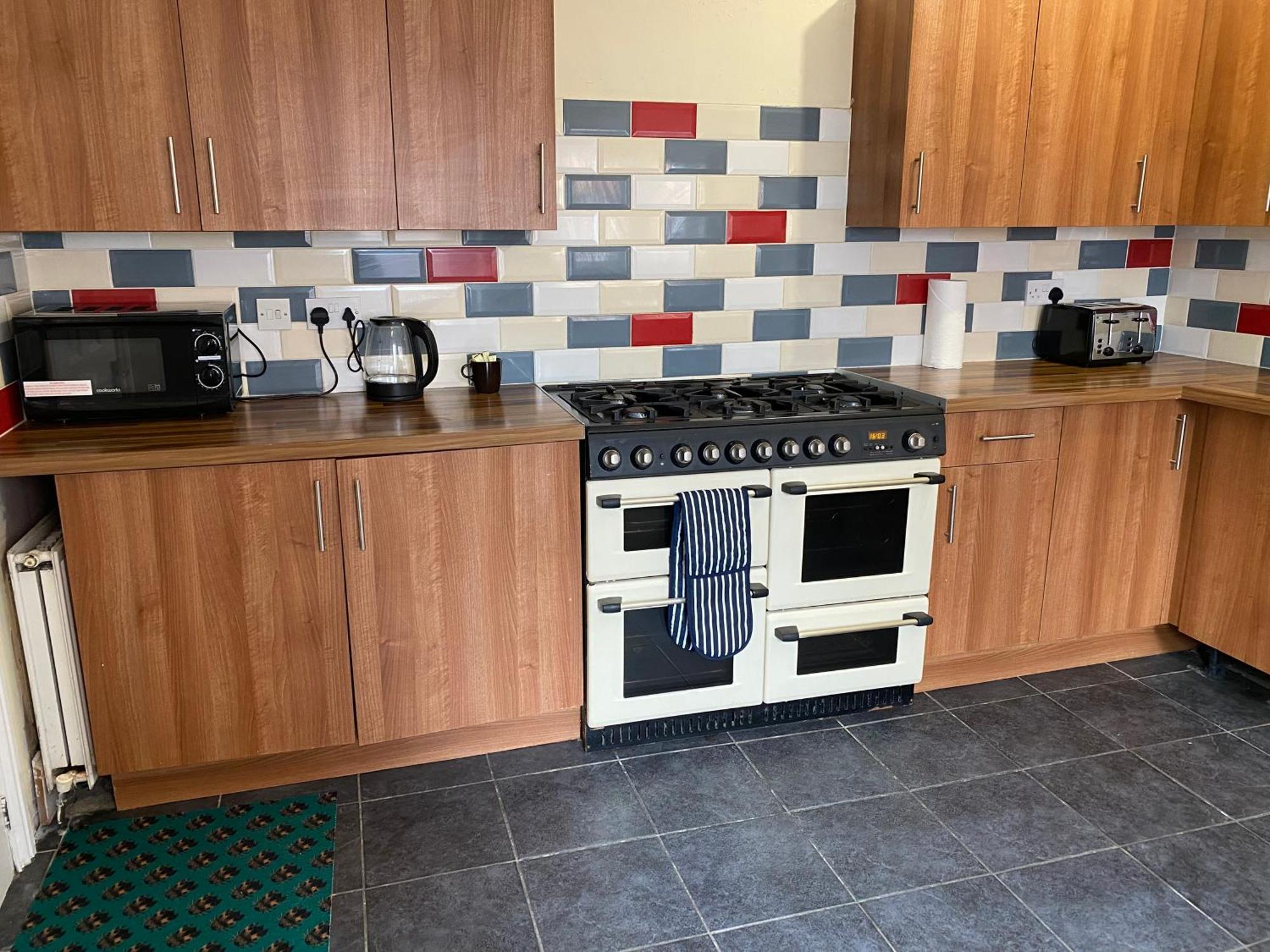 Berks Luxury Serviced Apartments,5 Bedrooms, 5 Double Beds, 2 Bathrooms, Free Super Fast Wifi & Parking Earley Luaran gambar
